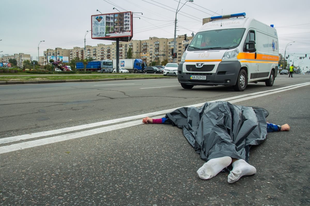 Труп сбитого велосипедиста отлетел на 30 метров