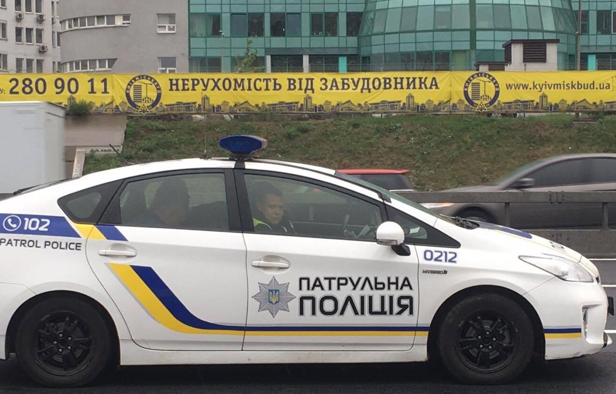 На месте работали патрульные и скорая помощь