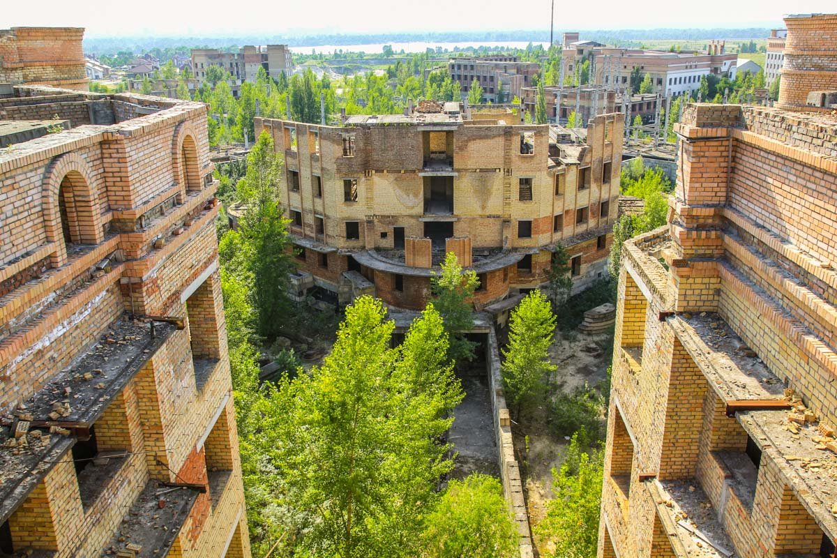 Самое большое заброшенное здание в Киеве