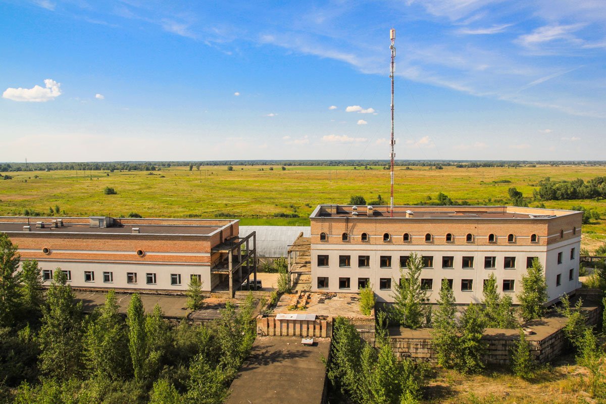 Здание очень большое. Там должно было открыться 1500 палат.