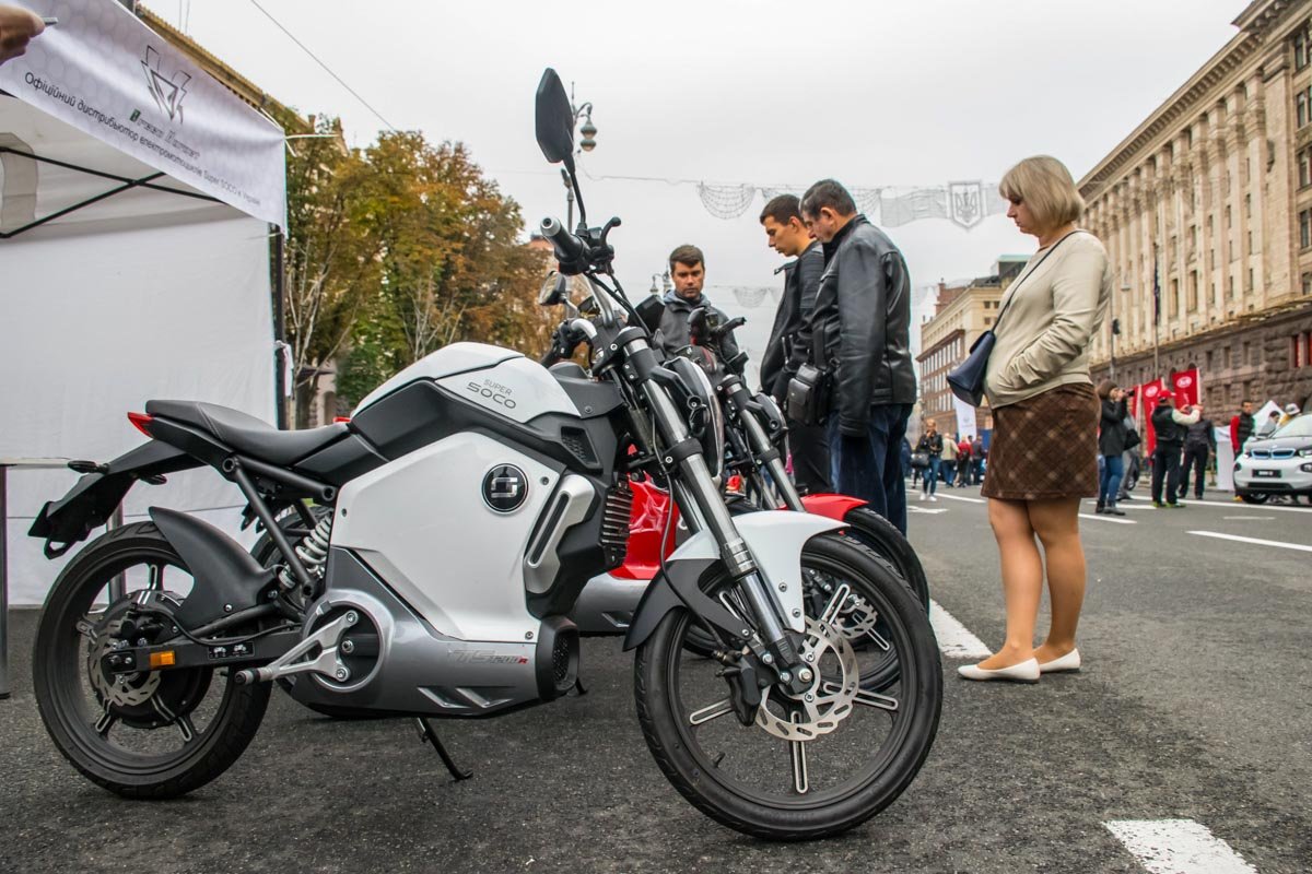 На Крещатике в воскресенье было много мотоциклов
