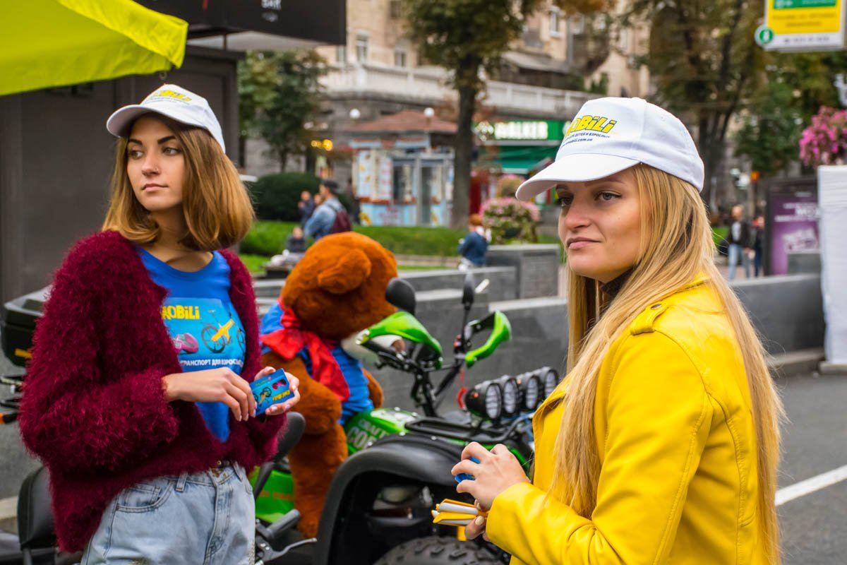 На фестиваль пришло много девушек