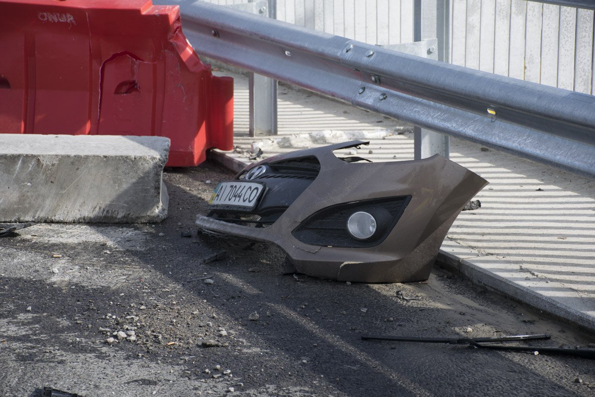 От удара в машине отвалился бампер