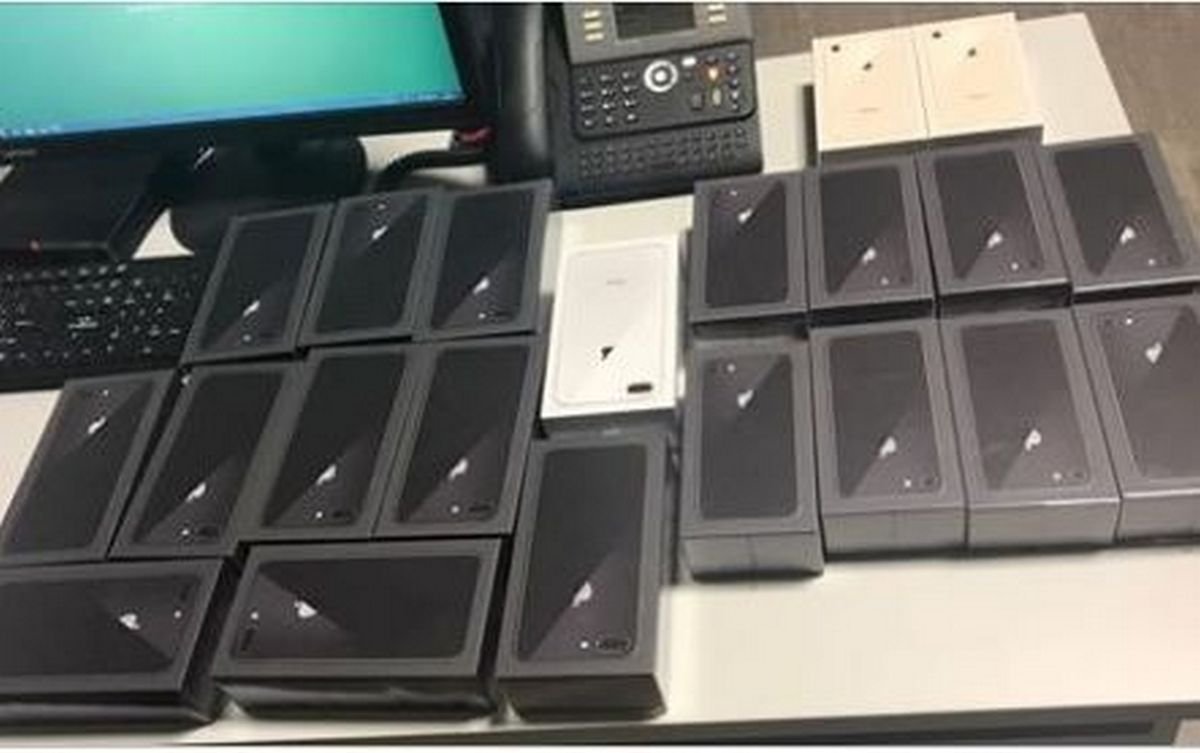 На таможне обнаружили контрабанду iPhone 8 и iPhone 8+