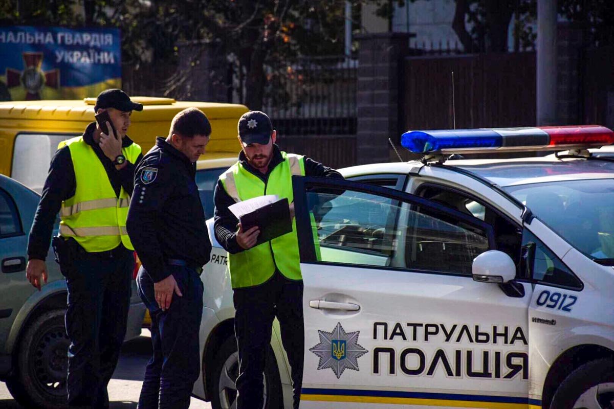 Патрульные на месте происшествия