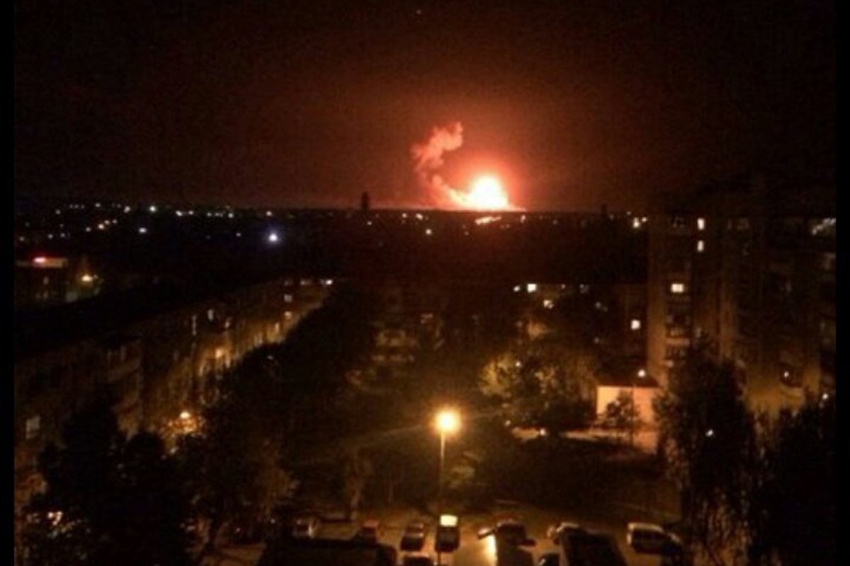 Зарево видно за 50 км от места взрыва