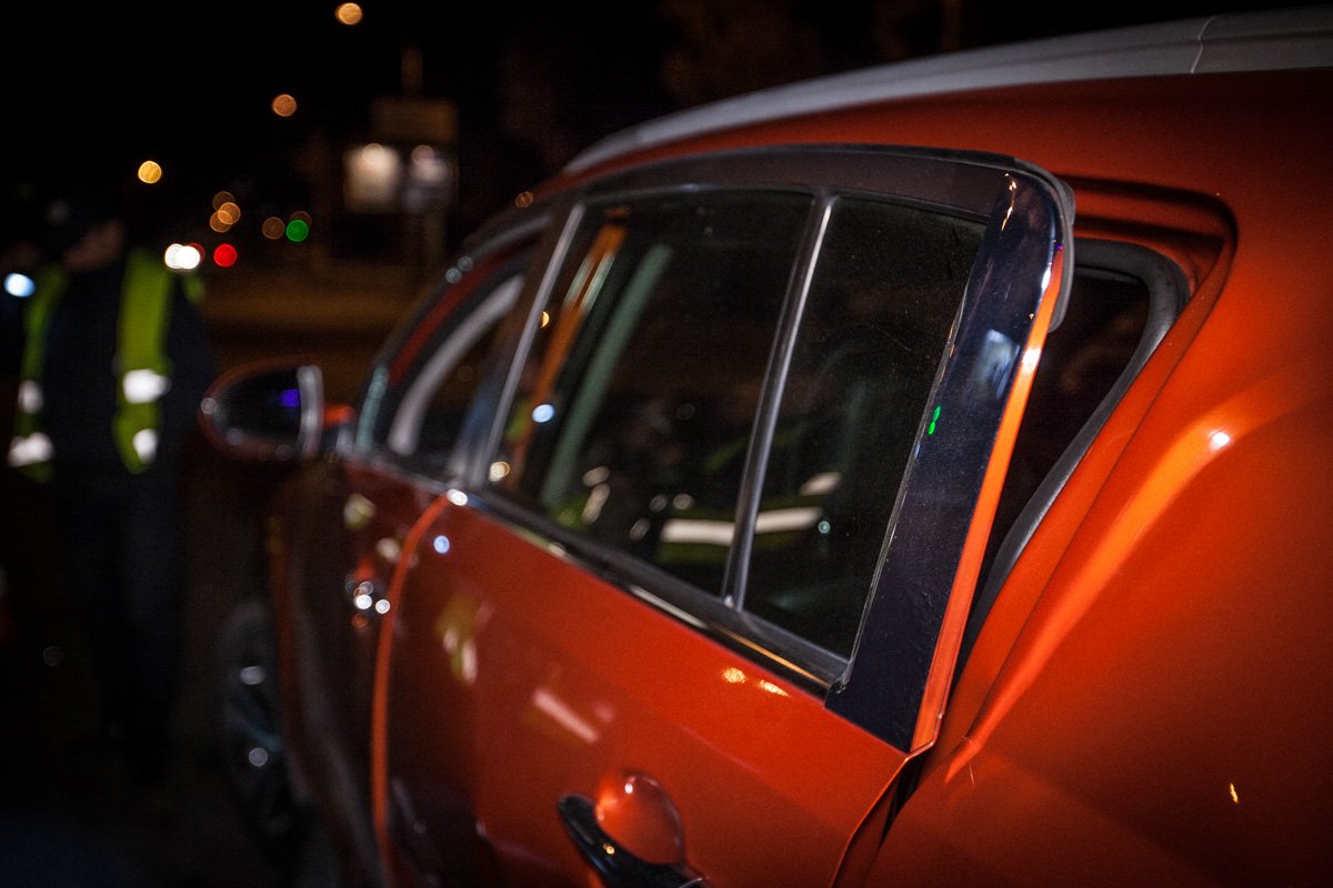 У KIA пострадала левая сторона