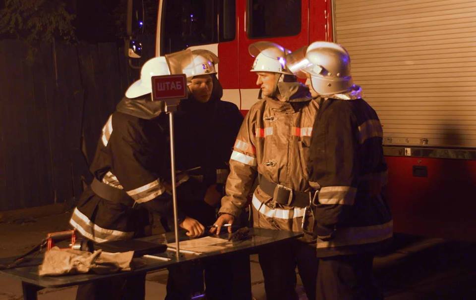 Причины пожара выясняются