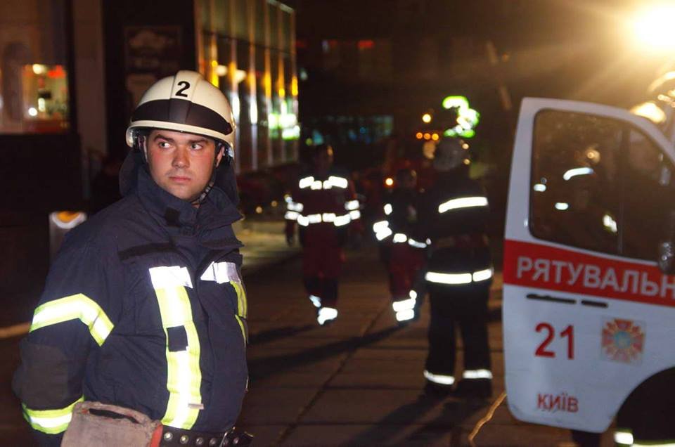 Огонь тушили 56 спасателей и 19 пожарных машин