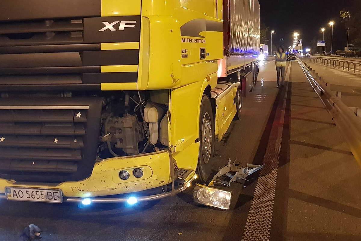 Фура отделалась незначительными повреждениями