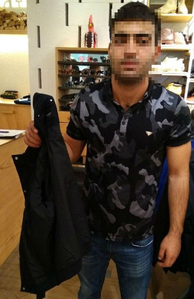 В связи с похолоданием студент-иностранец в связи с похолоданием пытался вынести из магазина одежды осеннюю куртку