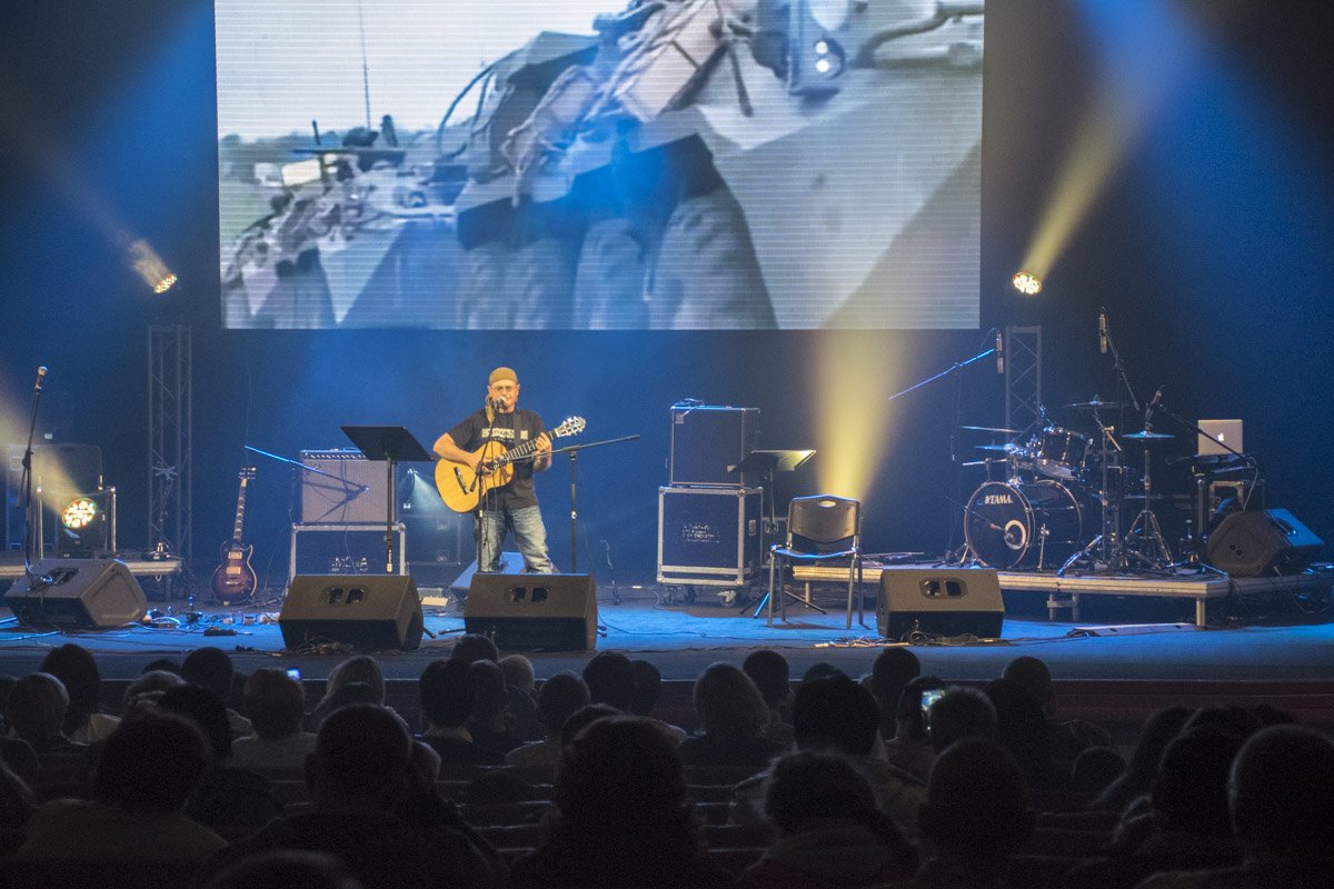 Пели песни о жизни на войне