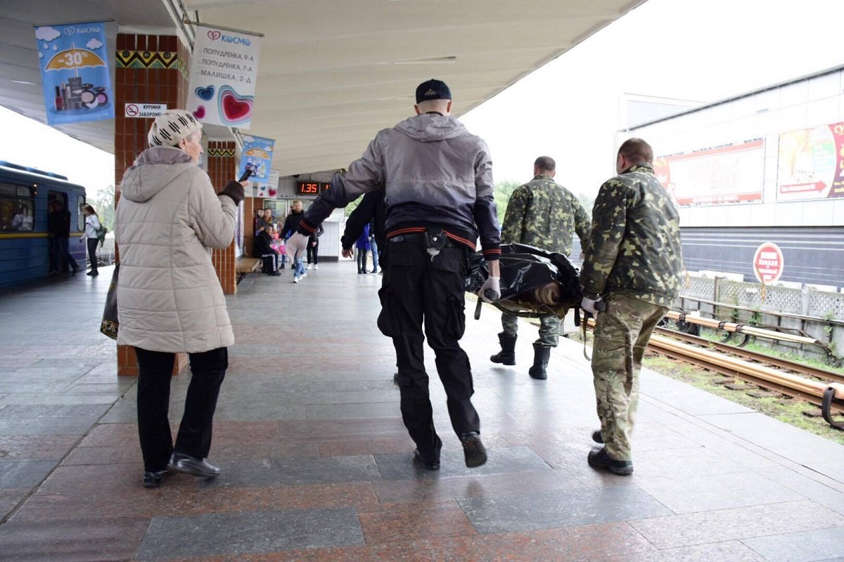 Пришла родственница пожилого мужчины