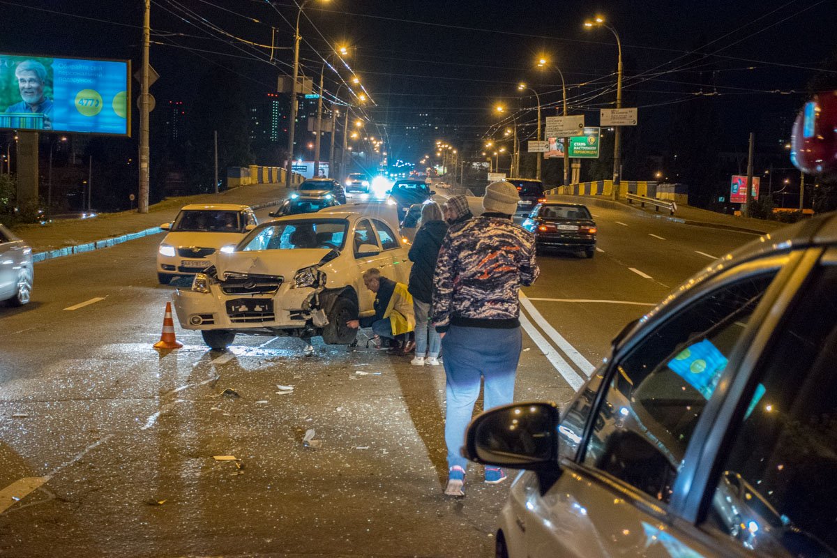 В результате аварии образовалась небольшая пробка