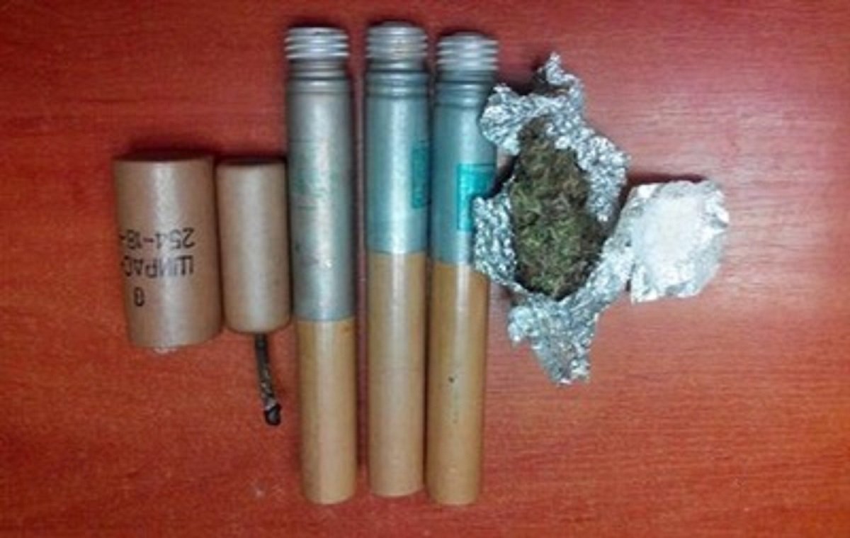 В киевском метро задержали 22-летнего парня с боеприпасами и наркотиками