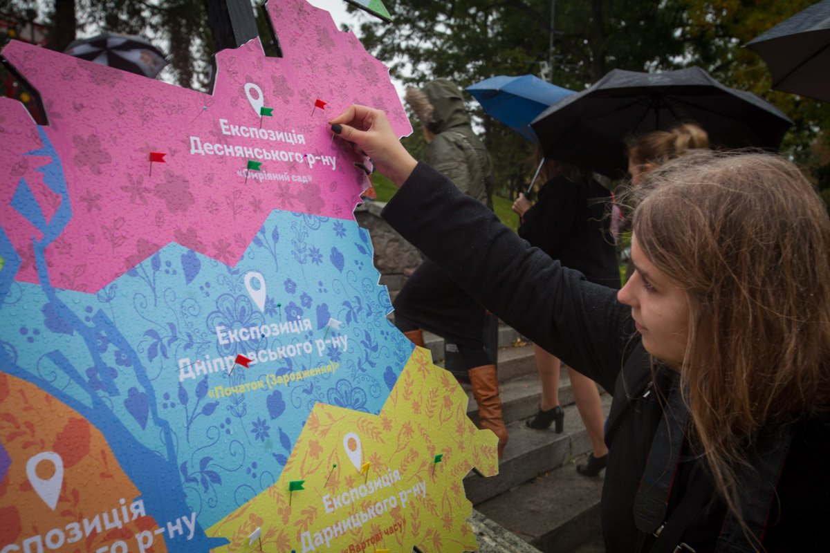 Гости фестиваля могли проголосовать за лучшую композицию района