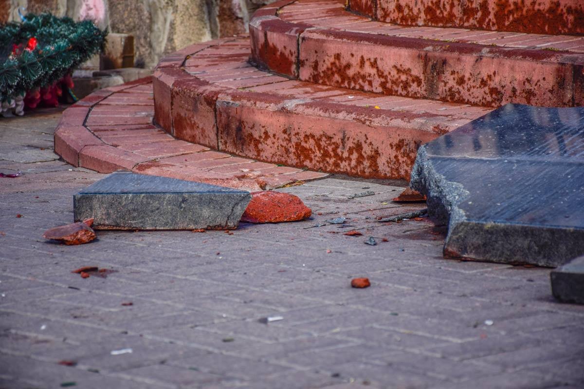 Памятники уже вряд ли подлежат восстановлению