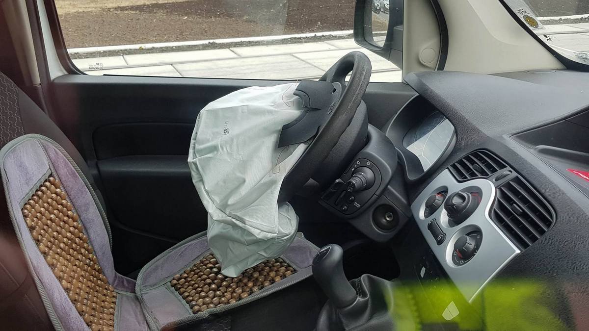 В одной из машин сработала подушка безопасности