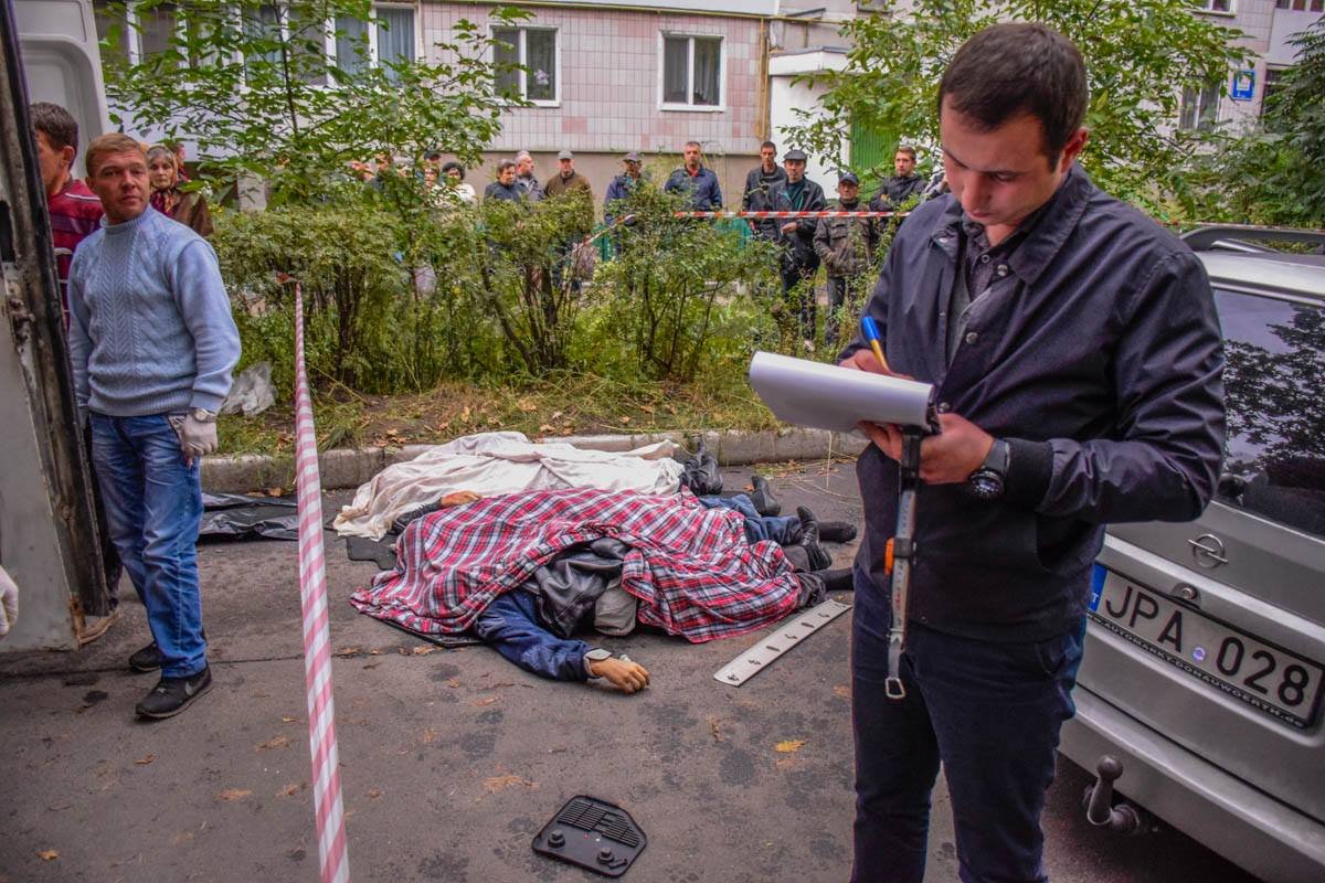 На месте аварии работал следователь