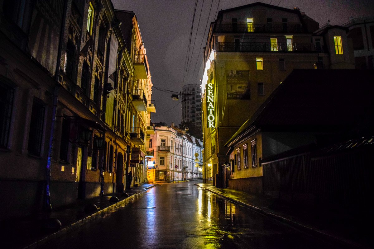 На улице ни души