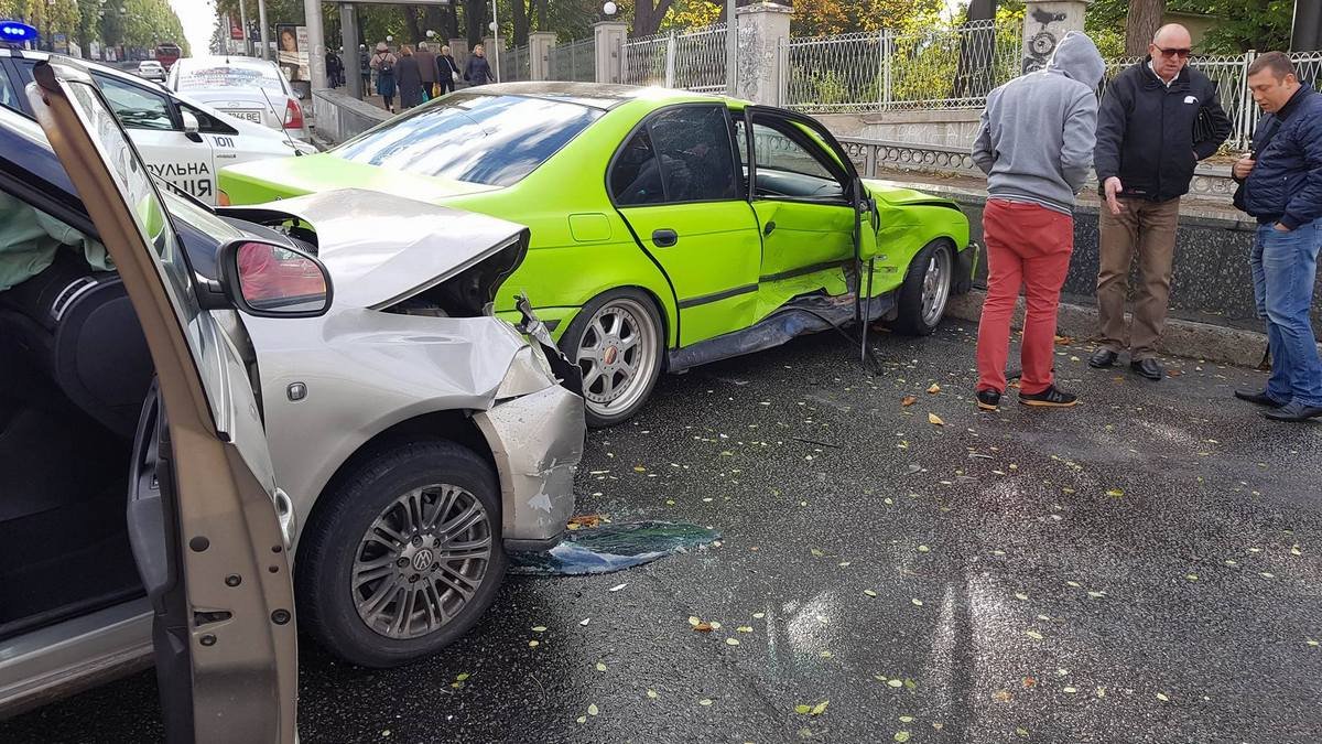 В аварии пострадали два человека