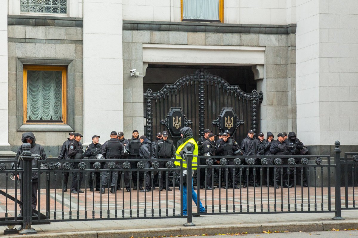 Возле Верховной Рады много полиции