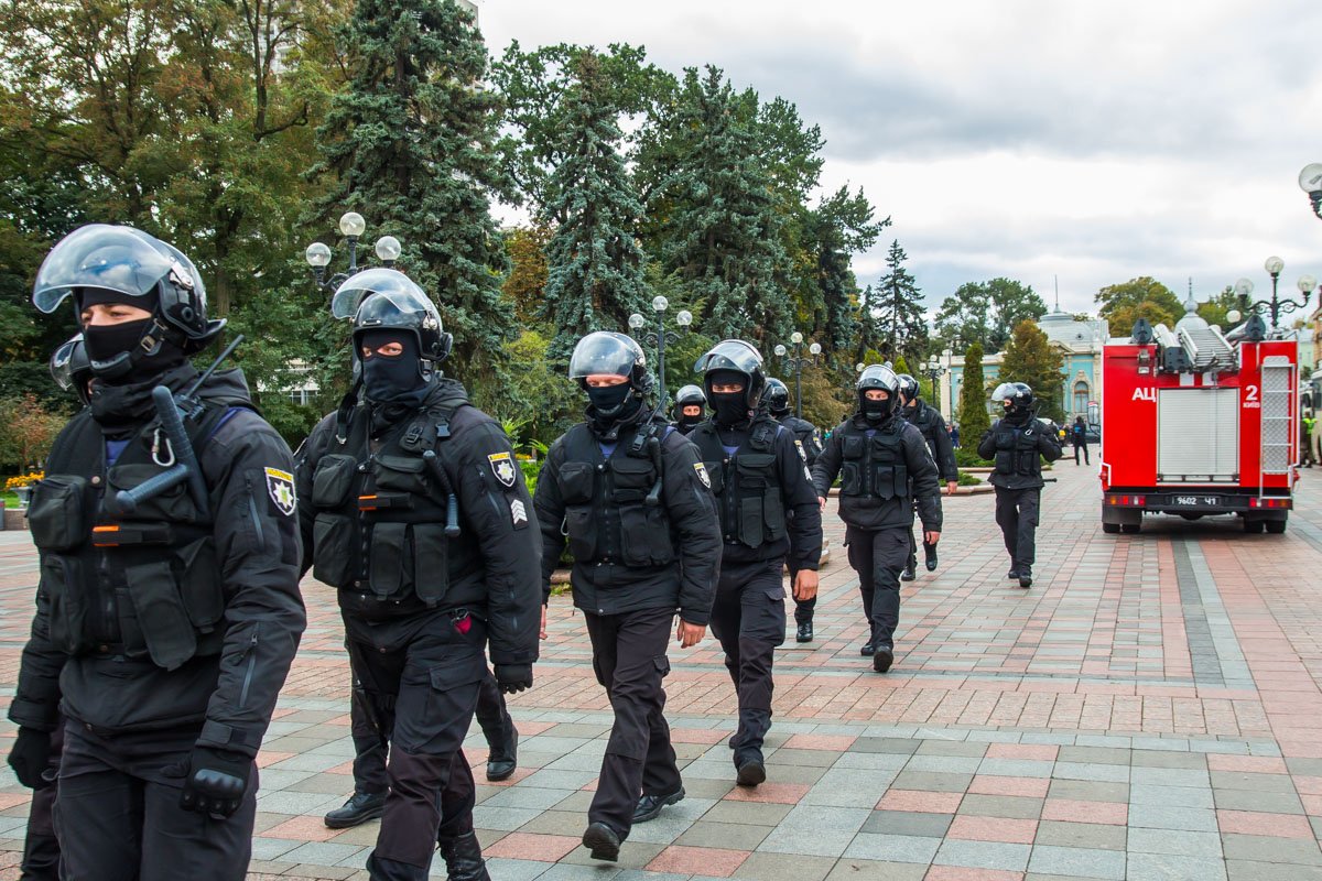 Нескольких человек задержали
