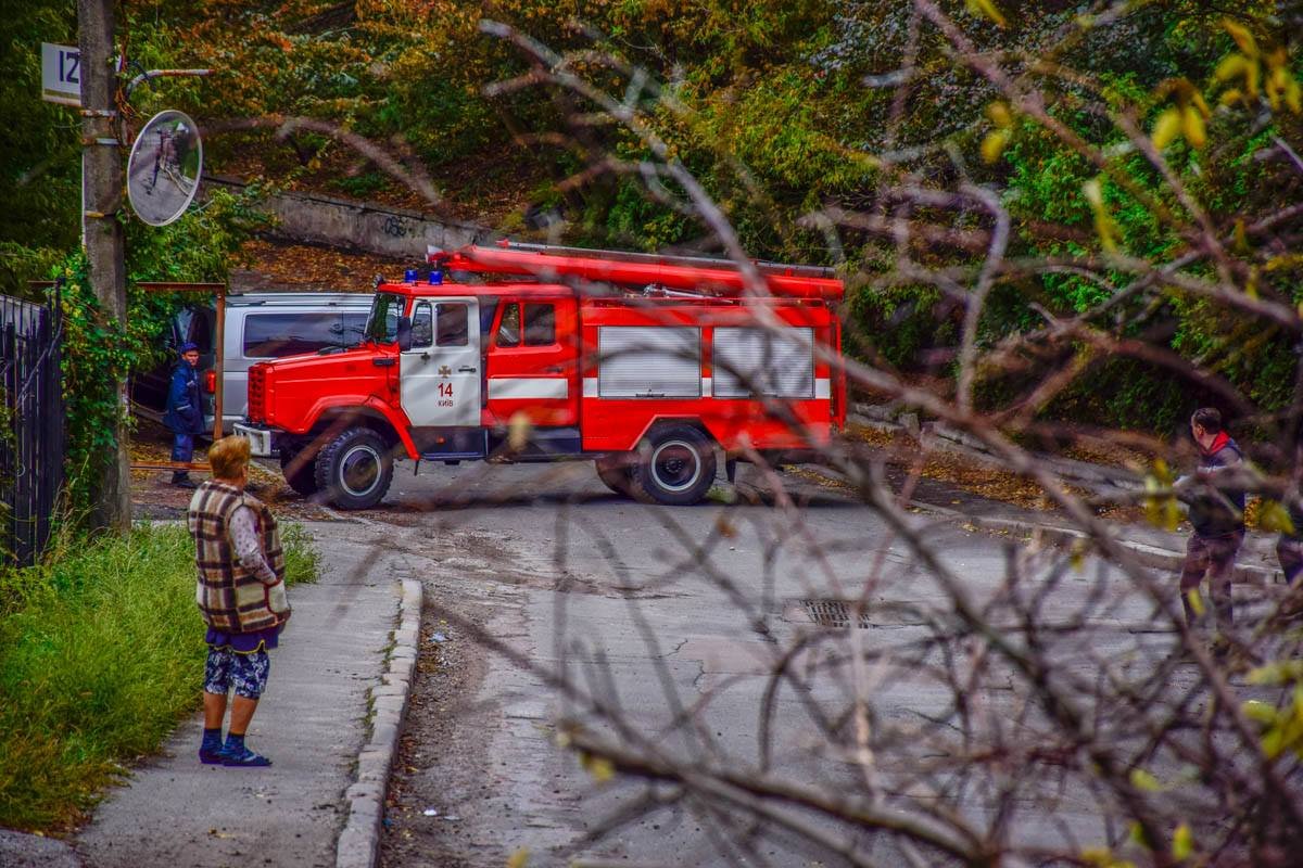 ГСЧС заблокировала подъезд к месту аварии