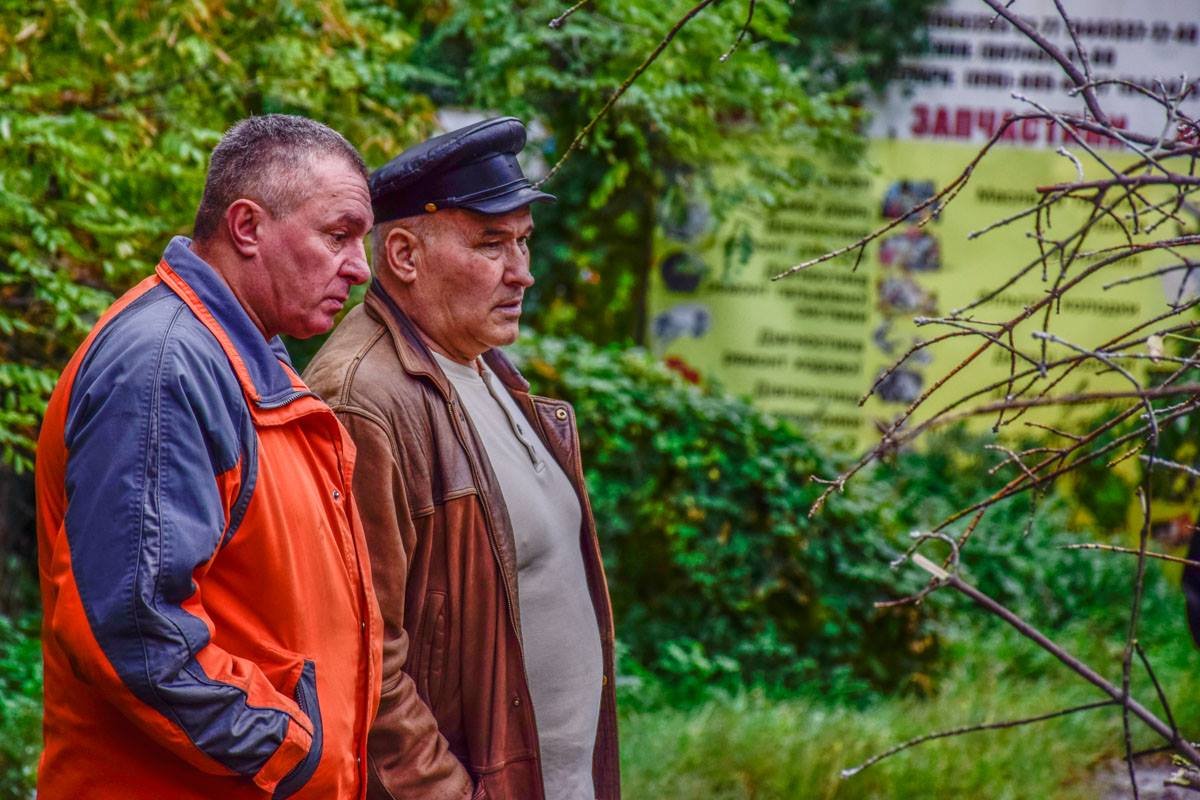 На место приехал предствитель шоссейно-эксплуатационного управления Подольского района