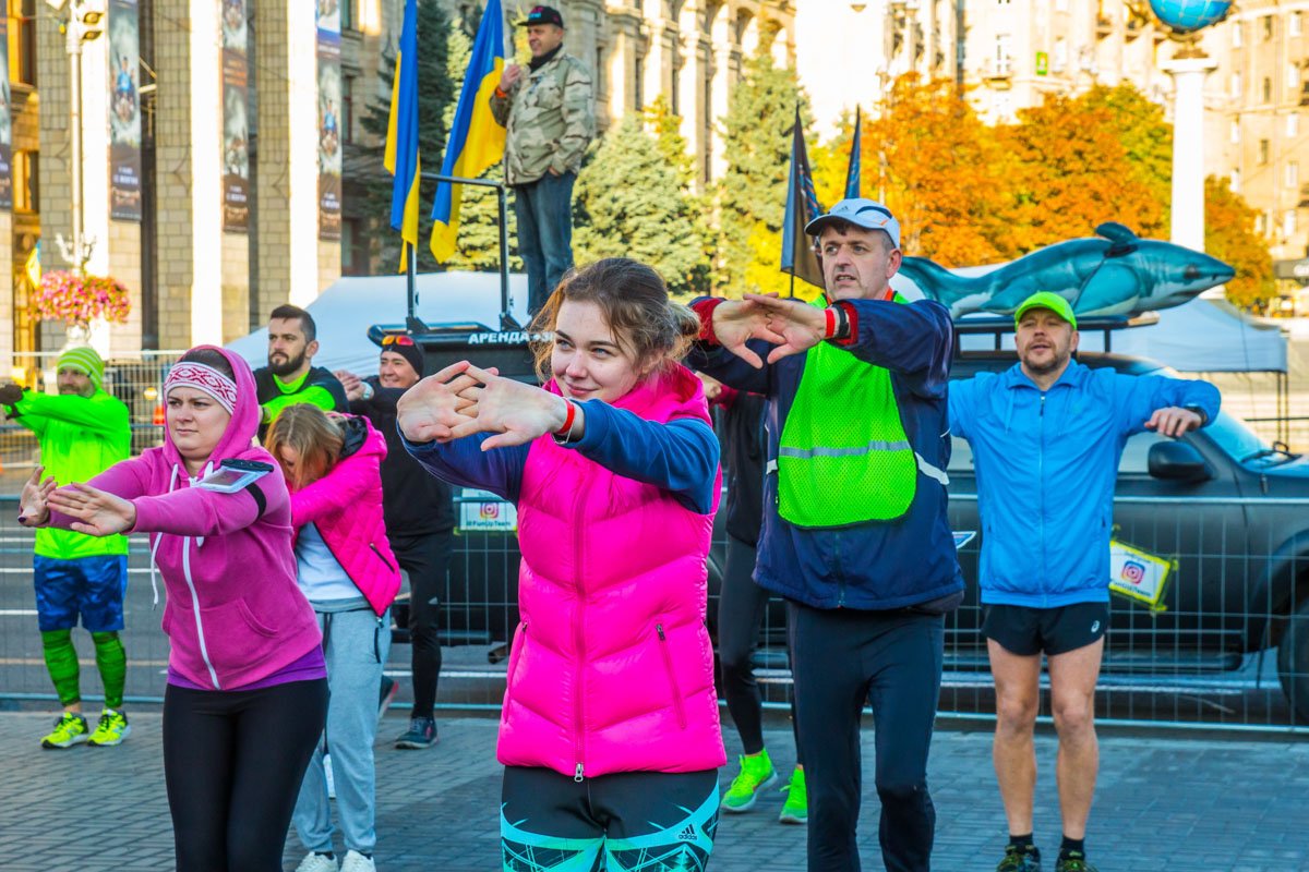 Во время разминки на Майдане Независимости