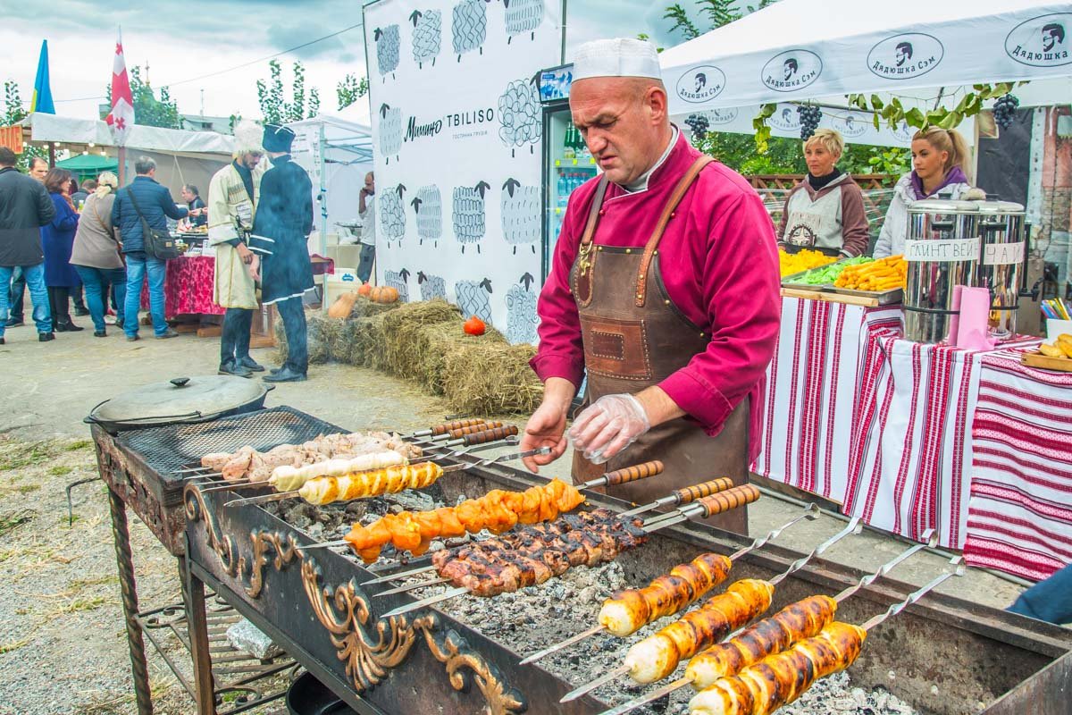Выбор шашлыка на фестивале по-настоящему большой