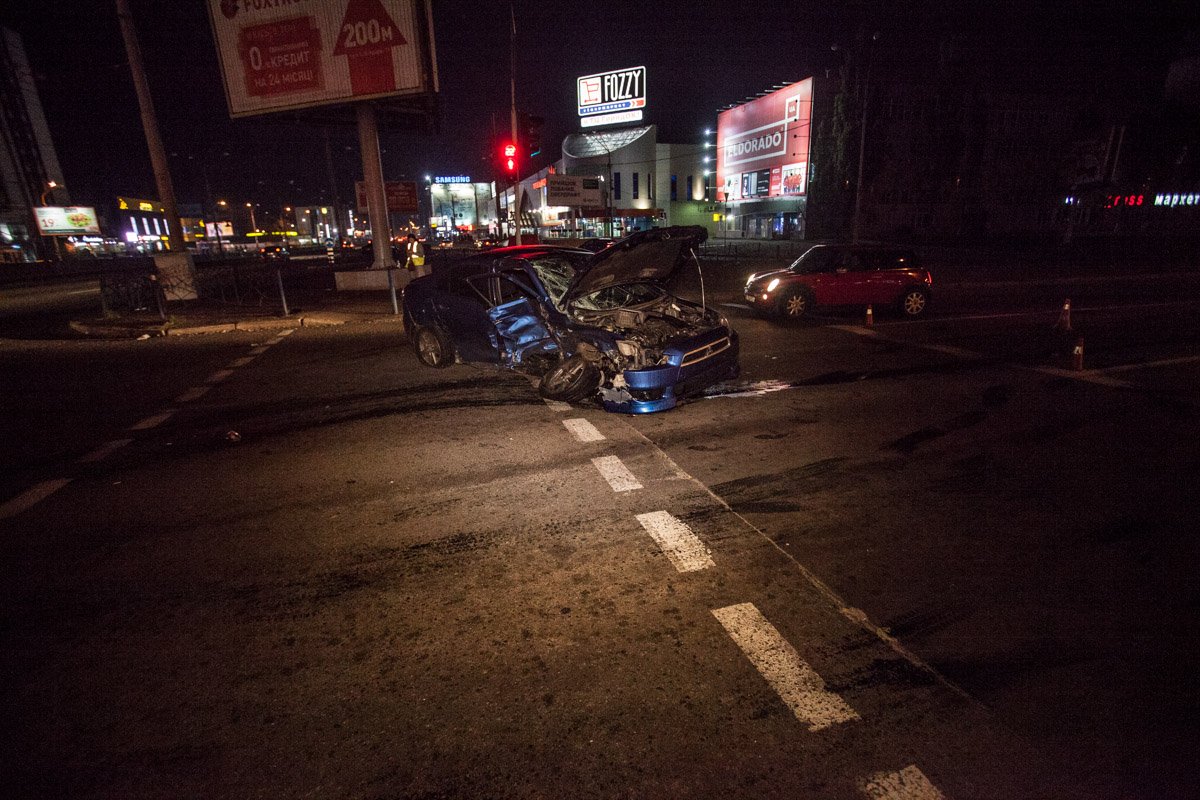 Столкнулись Mitsubishi Lancer и Volkswagen Passat