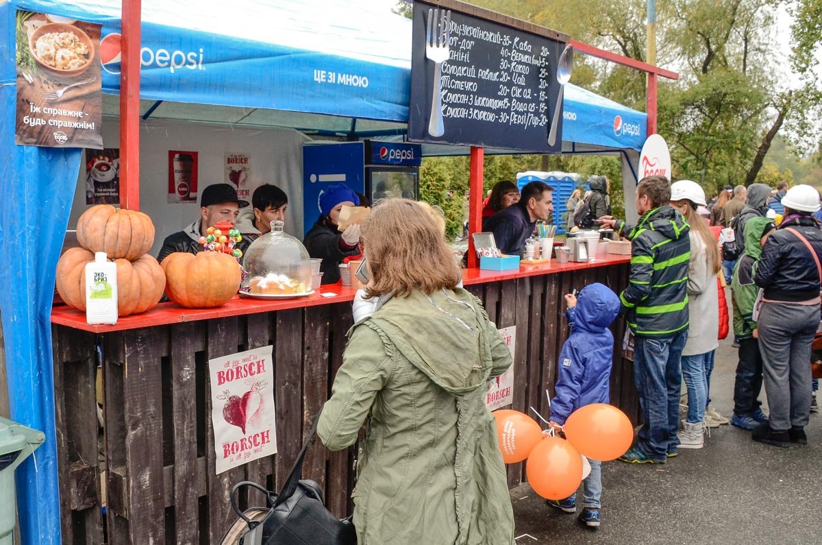 Зрители пожаловались на высокие цены на фудкорте