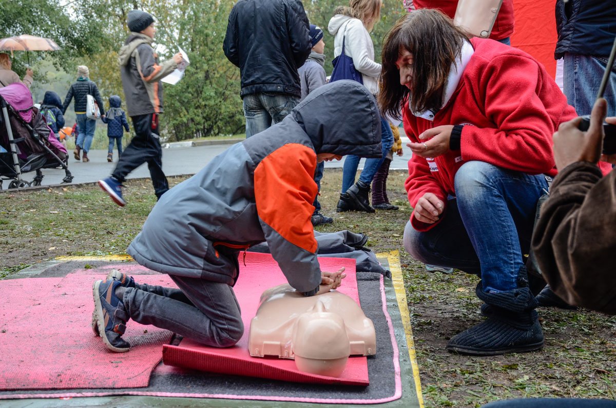 Детей обучали оказывать первую помощь и делать массаж сердца