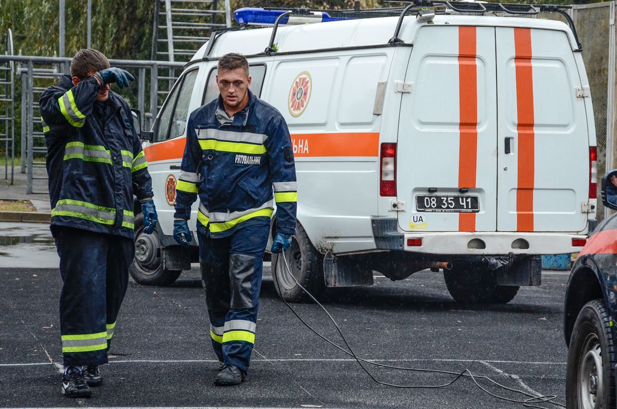 В Киеве малышей обучали тушить пожары и делать массаж сердца 31