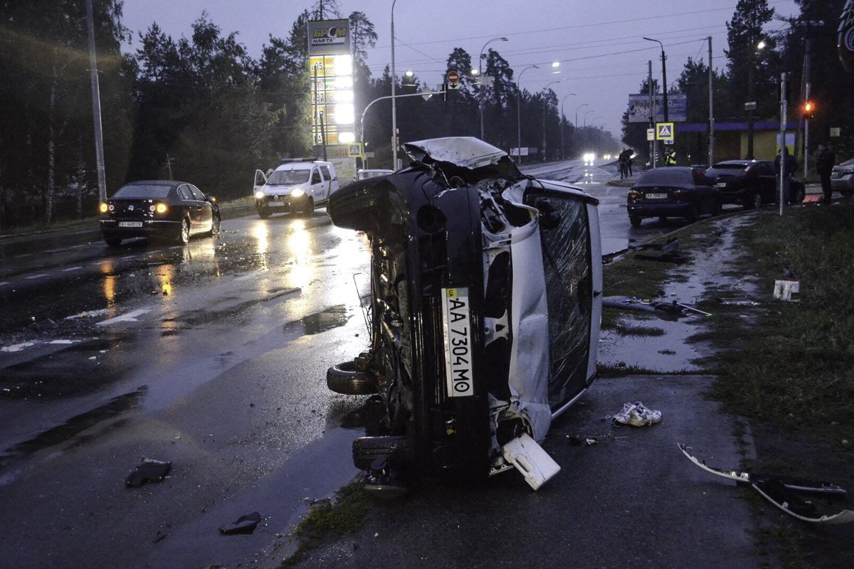Несмотря на серьезное столкновение, никто из водителей не пострадал