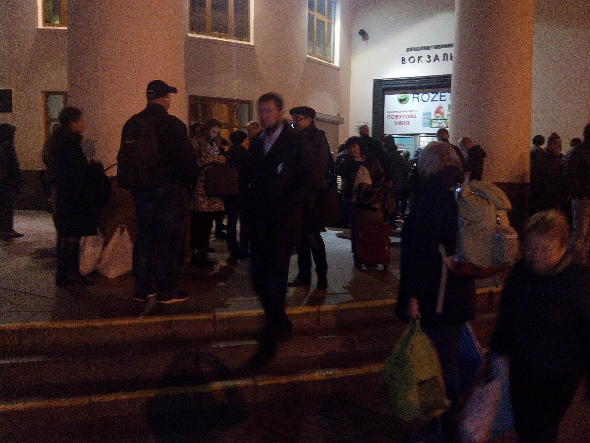 Эвакуировали 600 человек