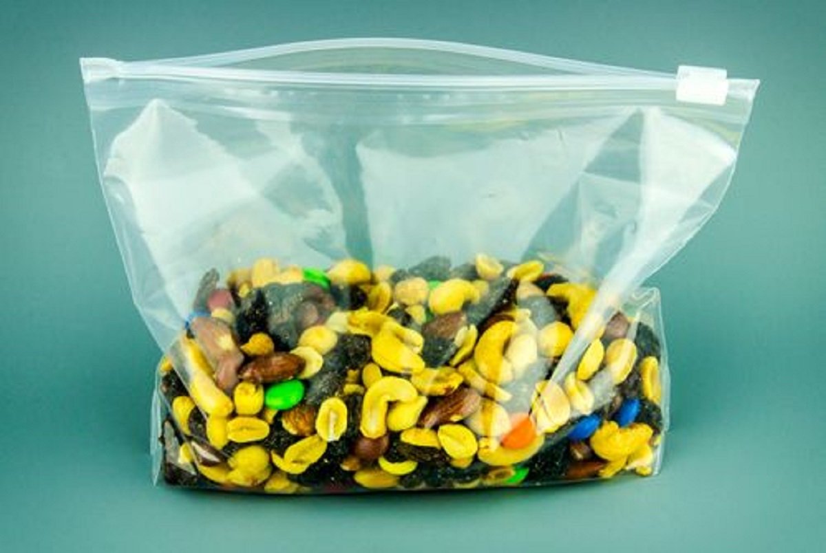 Презервативы, конский навоз и улитки: ТОП самых дешевых вещей, которые можно купить в Киеве 2