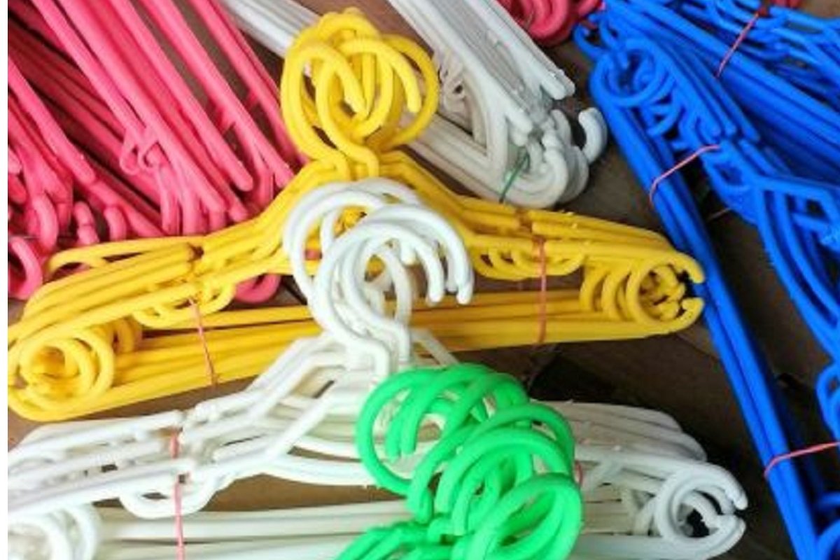 Презервативы, конский навоз и улитки: ТОП самых дешевых вещей, которые можно купить в Киеве 3