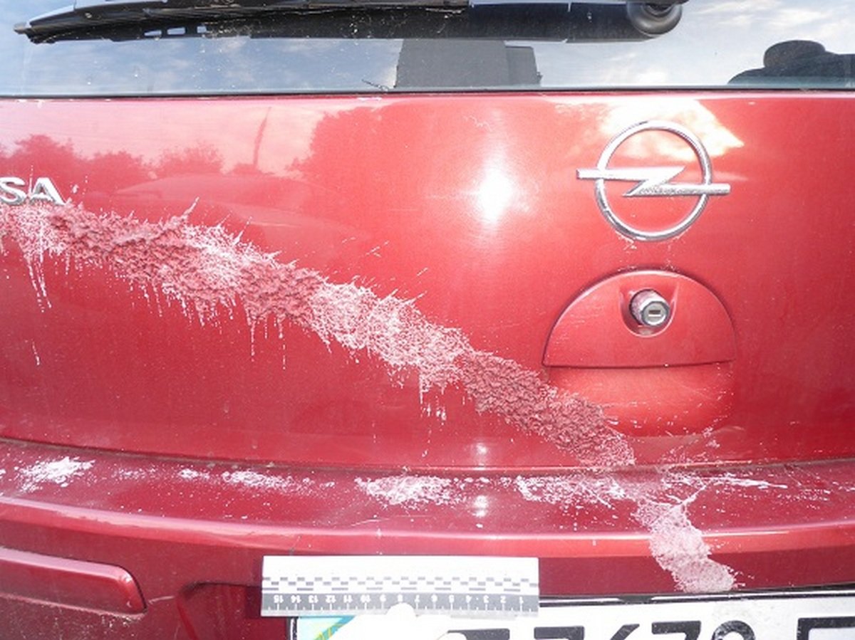 В Дарницком районе облили химвеществом 15 машин