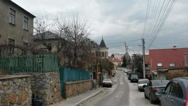 Кольцо с бриллиантом и братья Кличко из гранита:ТОП самых дорогих вещей, которые можно купить в Киеве 1