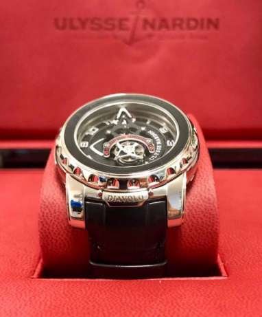 Кольцо с бриллиантом и братья Кличко из гранита:ТОП самых дорогих вещей, которые можно купить в Киеве 6