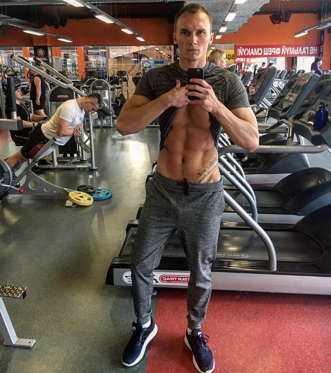 ТОП-10 самых популярных парней-блогеров Киева 17