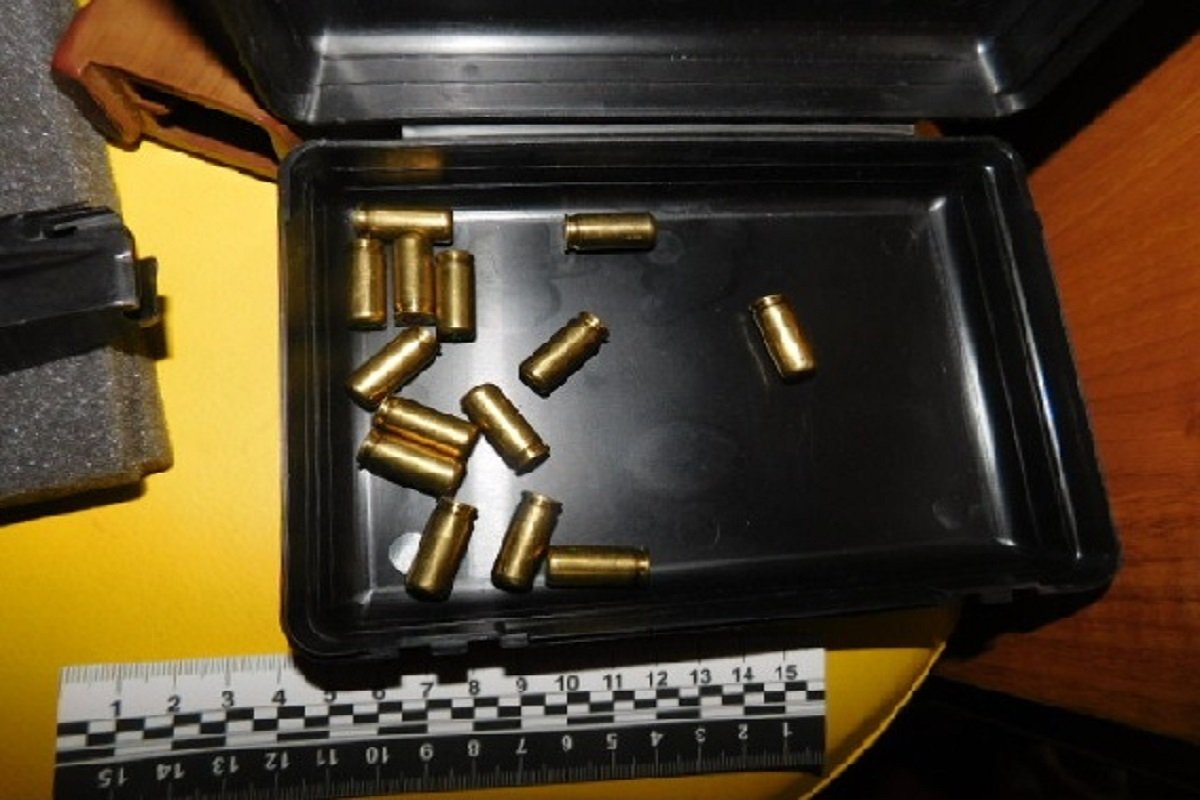 Кроме наркотиков, у владельца квартиры обнаружили патроны