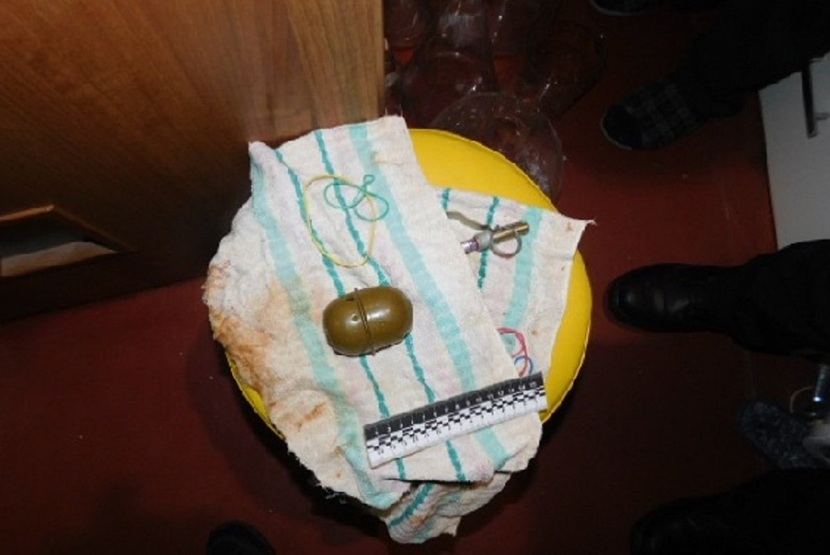 Мужчина прятал в шкафу гранату ГРД-5