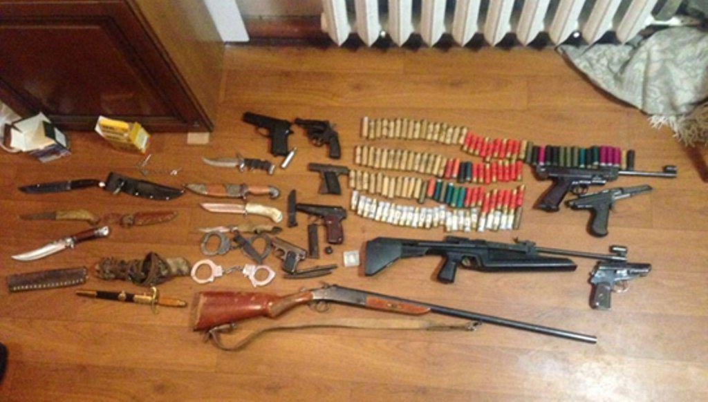Полиция изъяла разные виды оружия и боеприпасы