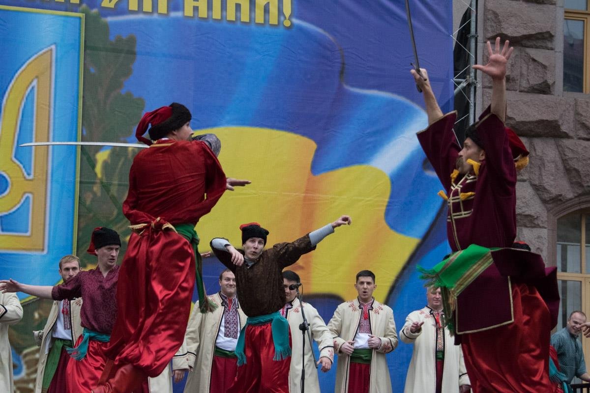 На концерте танцевали гопак