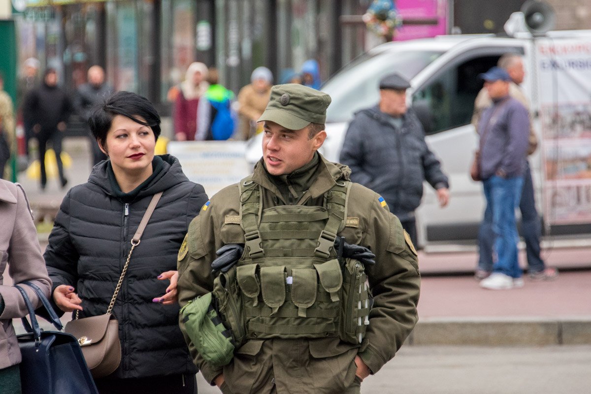 Посмотреть на выставки пришли украинские защитники