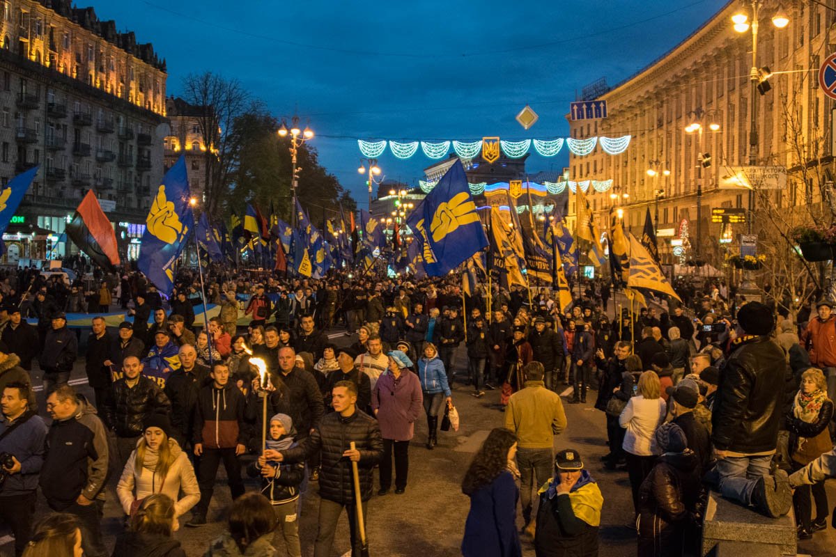 В центре Киева в связи с маршем полностью перекрыли движение