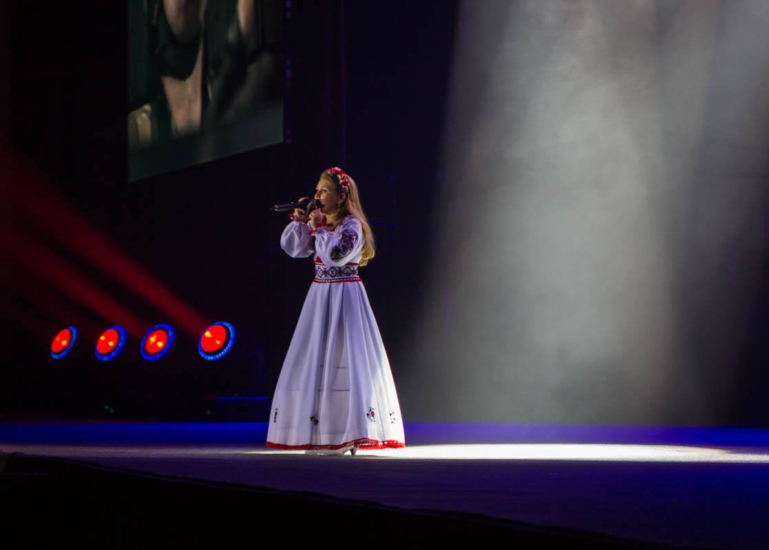 Для присутствующих выступили юные исполнители